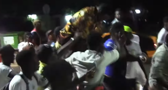 (Vidéo) : Sidy Diop Reçoit Une Pompe À Gaz Et Quitte Sa Soirée En Pleurs