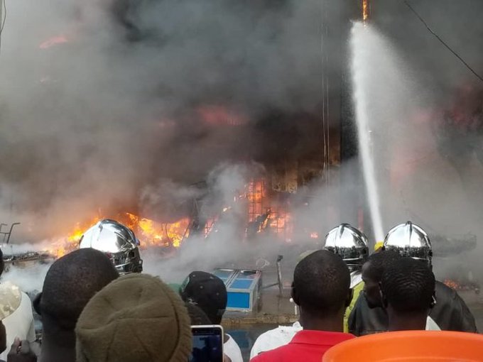 Du nouveau dans l’incendie au Port de Dakar, d’importants dégâts matériels enregistrés