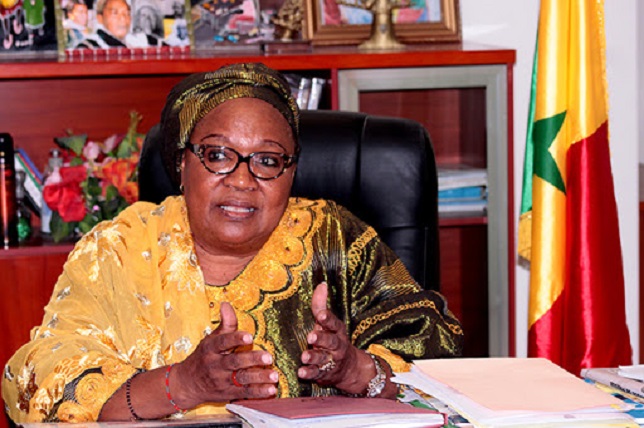 Etat d’urgence : Quand la députée Awa Sow Diawara lâche une fake news en plein direct sur la Rfm