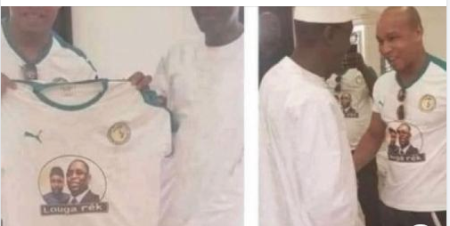 (PHOTO) Quand El Hadji Diouf utilise le maillot national comme support politique pour soutenir Mamour Diallo