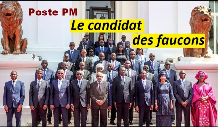 Macky fuit les faucons du Palais