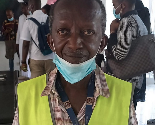 Aéroport de Ziguinchor: Ibrahima Diedhiou, bagagiste, 47 ans de services sans embauchement (TEMOIGNAGE )