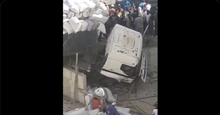 Yoff : Encore…Un camion dérape et rentre dans un chantier (Vidéo)