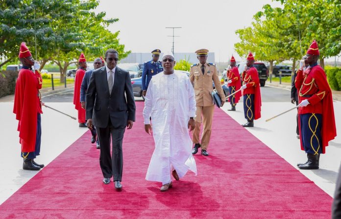 a famille présidentielle met Amadou Ba