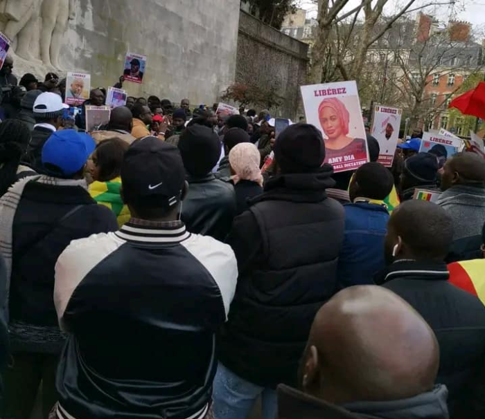Paris : Forte mobilisation des sénégalais de la diaspora contre le 3e mandat, les arrestations arbitraires …
