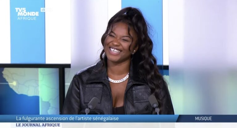 TV5 Monde : Verbe facile, belle, posée… Mia Guissé exporte sa musique et charme l’Europe