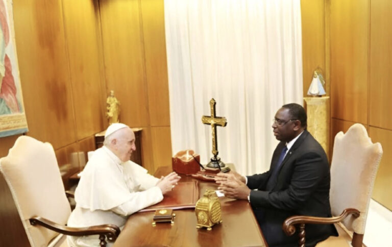Noël 2023 : Le président Macky Sall formule « des prières pour un Sénégal de paix, de stabilité »