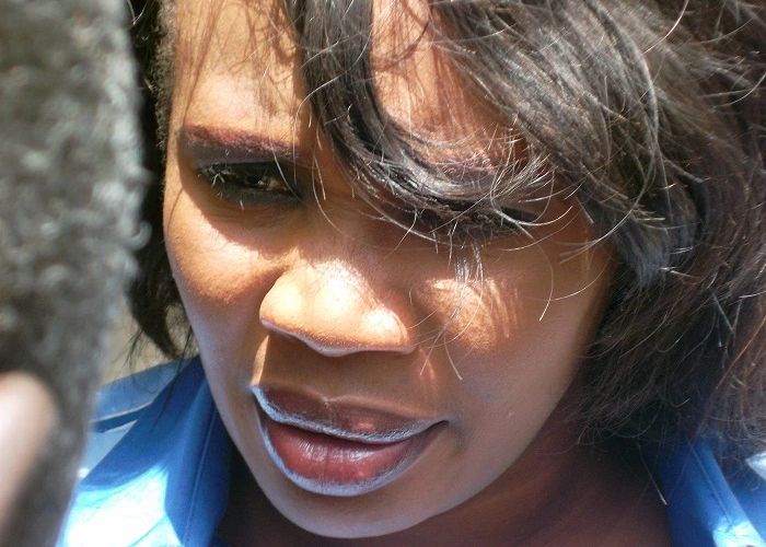 La vidéo de l’agression de Maimouna Ndour Faye appelant au secours – « Woooy, wol ma, médecin ! »