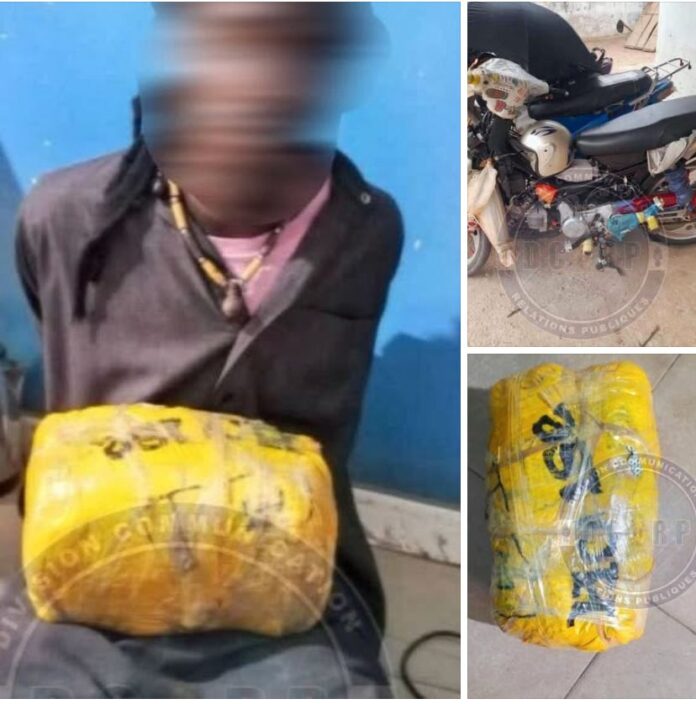 Un motard arrêté avec 19 kg