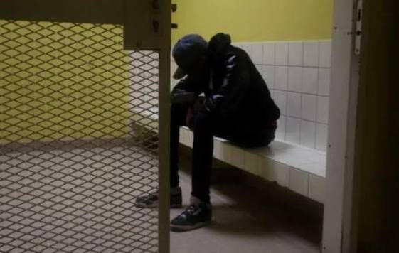 detenu detenu