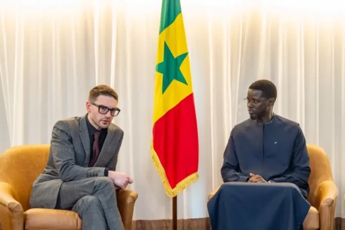 le-president-Diomaye-et-Alexander-Soros-900x600.jpg
